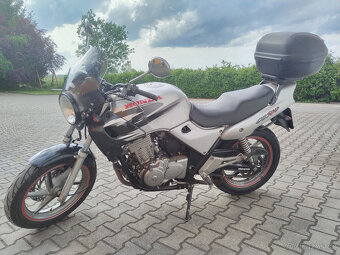 Honda CB-500, 43 kW (25 kW v TP) - 9