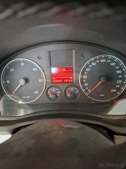 Prodám volkswagen golf 5 - 9