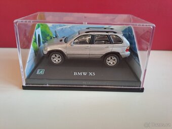 Modely Hongwell, 1:72, sbírka 11 modelů aut a 9 boxů se stoj - 9