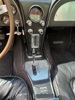 Chevrolet Corvette C2 Sting Ray - 9