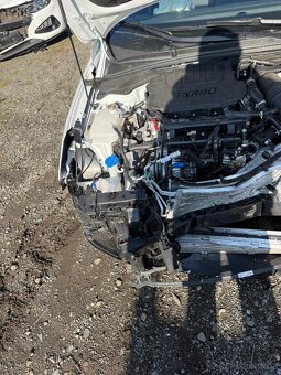 Hyundai I30 combi 1.5i automat2025 5000km - 9