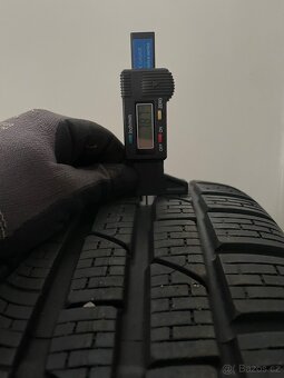 Orig zimni alu VW Tiguan II Sebring r18 + Pirelli 235/55r18 - 9