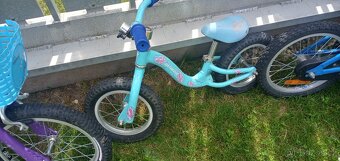 PRODÁM ODRÁŽEDLO A KOLA SPECIALIZED A 2X DĚTSKÉ KOLO - 9