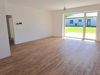Novostavba moderního bungalovu 4+kk  - Svojetice - 9