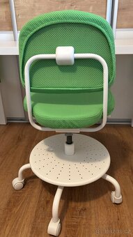 Psací stůl Ikea Pahl 128x58cm a zelená židle Vimund - 9