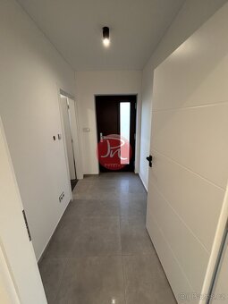 Pronájem novostavby rodinného domu 5+KK, 149 m², s pozemkem  - 9