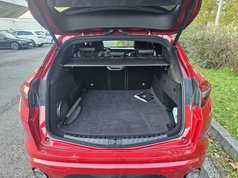 ALFA ROMEO STELVIO VELOCE 2.0 benzín (280 koní) - 9