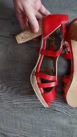 Červené boty na podpadku Ilaria - 9