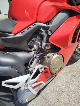 Ducati Panigale V4, POUZE 1 121 KM, NOVÁ V ČR, STAV NOVÉ - 9