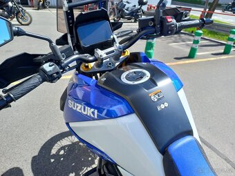 Suzuki V-Strom 1050 DE - 9