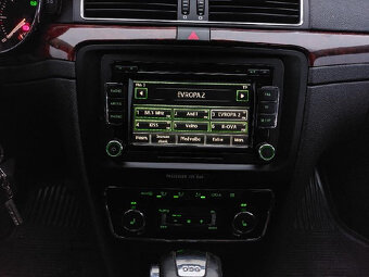 ŠKODA SUPERB II 2.0 TDI CR 125kW 4x4 ELEGANCE - 9