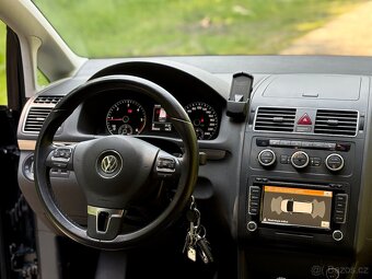 Volkswagen Touran Highline DSG - 9