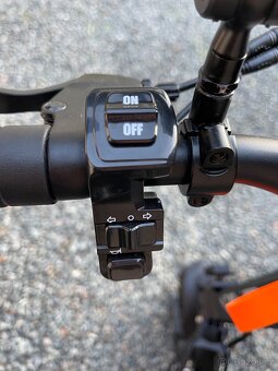 Elektrokoloběžka HECHT - 9