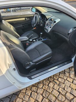 Kia cee,d - 9