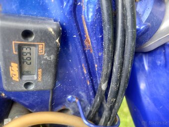 YAMAHA YZF 250 - 9