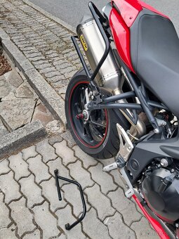 Triumph speed triple 1050 S - 9