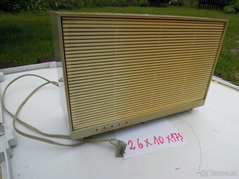 Reproduktor v dřevěné skřínce a Retro reproduktory . - 9