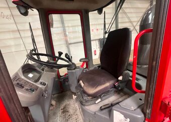 KLOUBOVÝ NAKLADAČ VOLVO L30G - 9