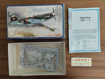 Modely letadel, plastové stavebnice. - 9