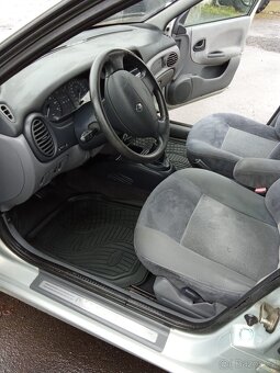 Renault Megané 1.6 16v Grandtour - 9