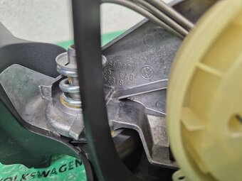 pouzdro pravého vnějšího zrcátka manuálně nastavitelné VW Go - 9