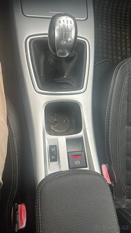 Renault Laguna 2.0 Diesel 96kw Kombi Klima Model 2009 - 9