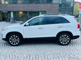 Kia Sorento 2.2D 4x4 AUT 7MÍST KAMERA VÝHŘEV TAŽNÉ SERVISKA - 9