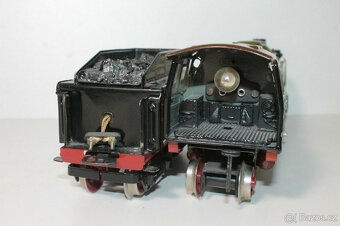 Fantastická parní lokomotiva Märklin Gauge 0, olivově zelená - 9