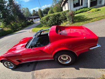 Chevrolet Corvette Sting Ray Coupe - 9