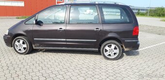 VW Sharan 1.9 TDI Freestyle 85 kw 7-míst - 9