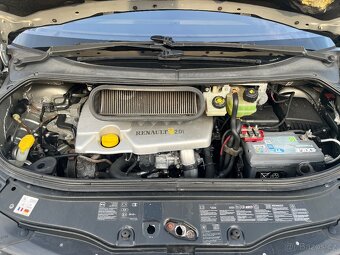 Prodám Renault Espace IV. Vůz s naftovým motorem 2.0DCi o vý - 9