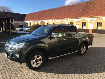 Isuzu D MAX 2,5 TD 120kW - 9