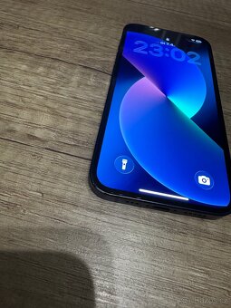 IPhone 13 - 9