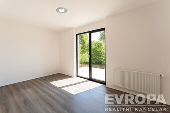 Prodej novostavby rodinného domu 6+kk 230 m² s pozemkem 958  - 9
