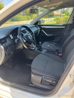 Škoda Octavia 1.6 - 9