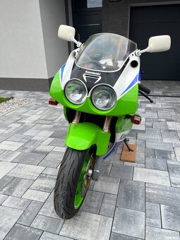 Kawasaki ZX-7 ZXR 750 J - 9