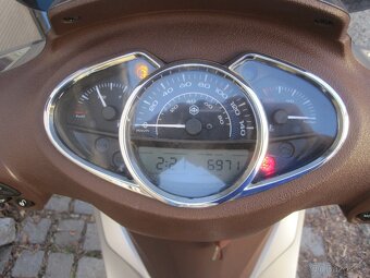 Piaggio Medley 125 ABS - 9