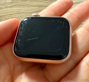 Apple Watch SE - 9