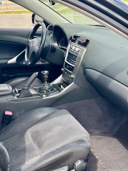 Lexus IS 220D - 9