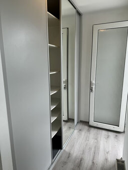 Nabízíme k pronájmu pěkný, velký byt 2+KK - 9