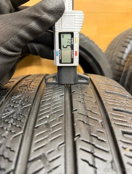 Celoroční pneu 215/45/18 - 9