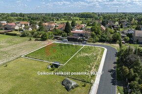 Stavební pozemek  992 m2 v obci Káraný u Brandýsa nad Labem  - 9