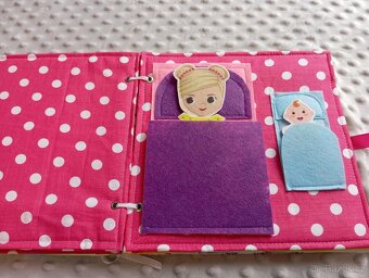 quiet book s panenkou - 9