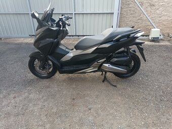 Honda Forza 125i rv. 2018 CZ doklady v ceně černá 2 - 9