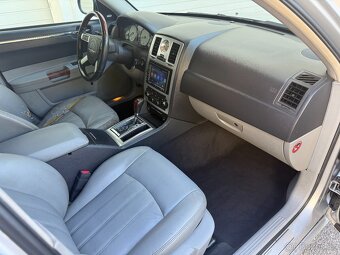 Chrysler 300C, 3.0CRD, 160kw Automat - 9