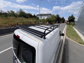Volkswagen Caddy 1.6 TDI 55kW KLIMA VESTAVBA ZAHRADKA - 9