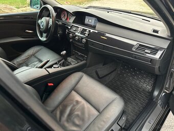 BMW e61 530d 173kW Manuál Individual Audio Head UP - 9