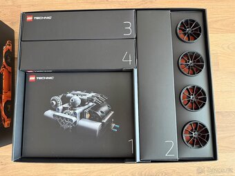 LEGO TECHNIC 42056 Porsche 911 GT3 RS - Z VÝSTAVKY - 9