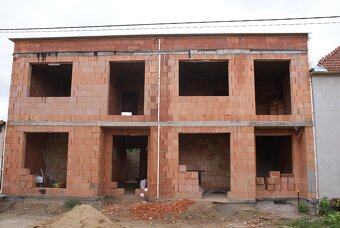 Prodej  moderní novostavby patrového rodinného domu  užitná  - 9