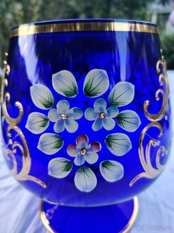 Velké modré skleněné číše - 9